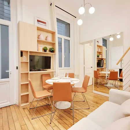 Beautiful -1br-4p- Tour Eiffel - Invalides Appartement Parijs