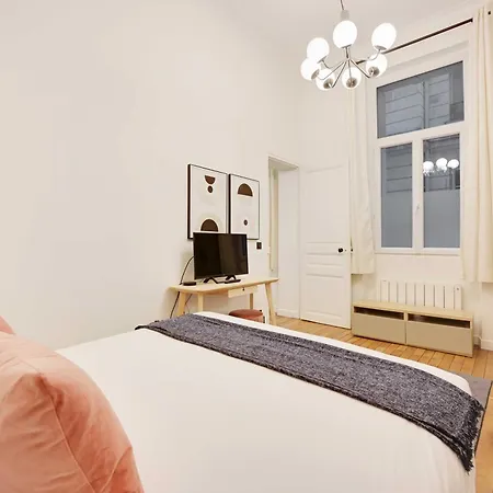 Beautiful -1br-4p- Tour Eiffel - Invalides Appartement Parijs
