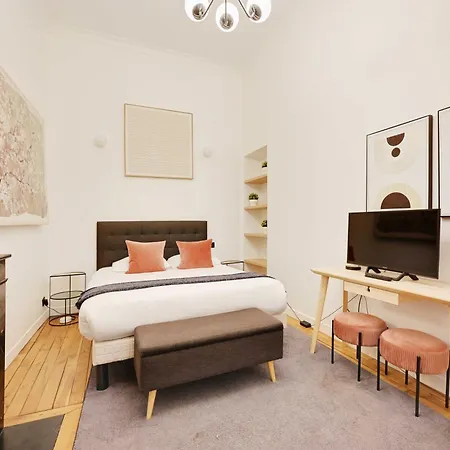 Appartement Cmg-parc Montsouris-arc De Triomphe-champs Elysées *