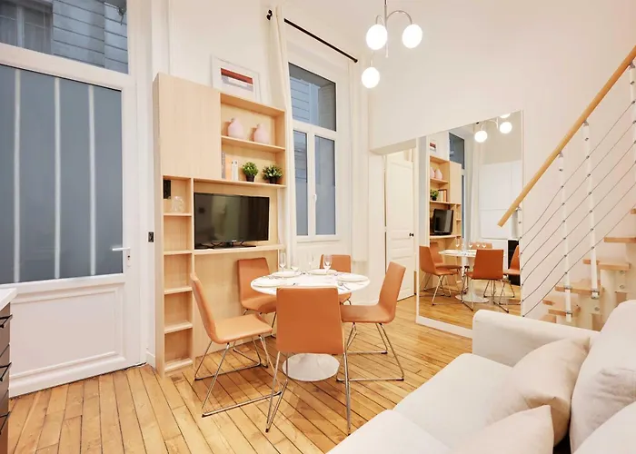 Beautiful -1br-4p- Tour Eiffel - Invalides Apartment Paris
